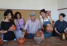 Antiga Escola Primária da Charneca da Peralva recebeu demonstrações da arte milenar do barro